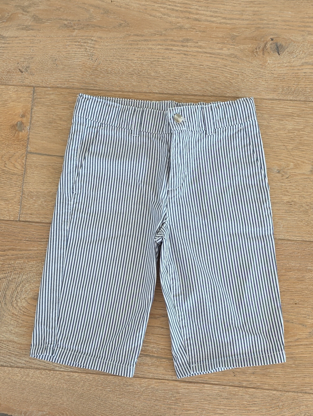 Jacadi Boys pin stripe navy/white shorts Size 8